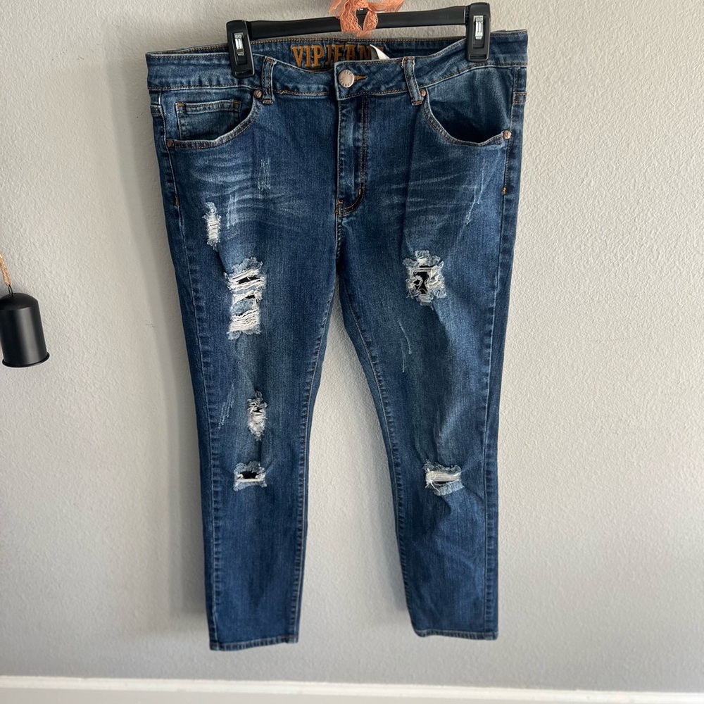 Vervet Distressed Blue Jeans